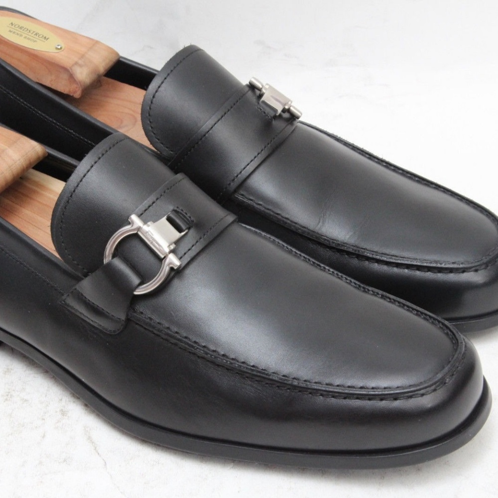 Salvatore Ferragamo Gancini Loafers 9.5 D Black
